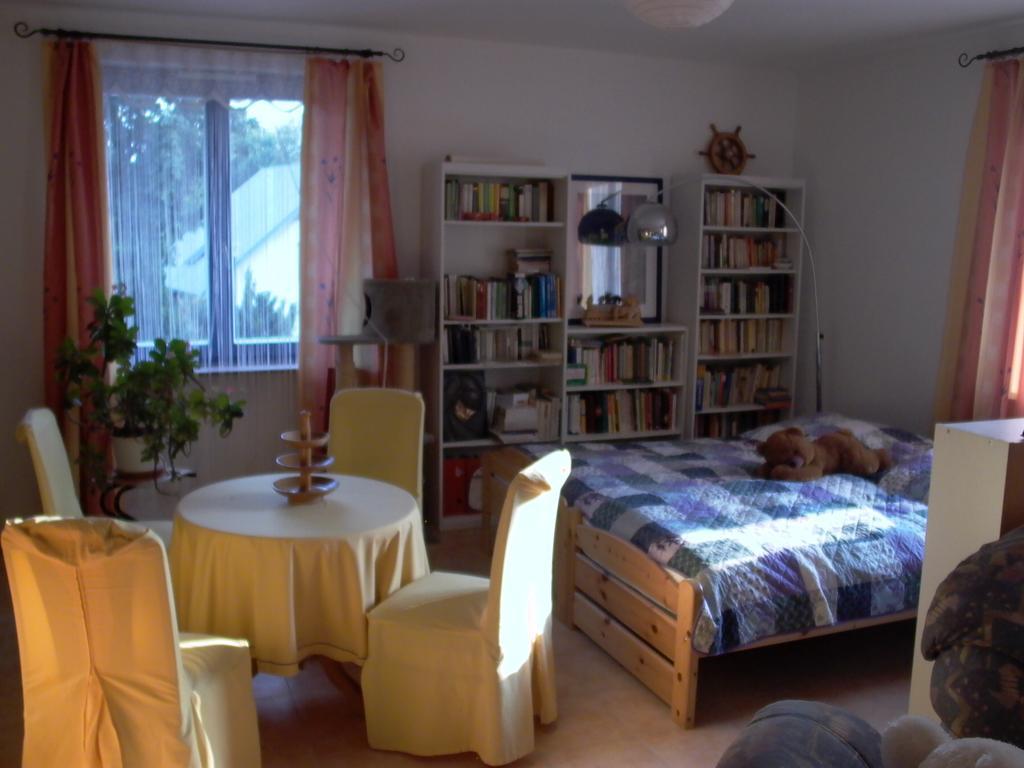 Gaestezimmer Ferienwohnung Villa Alexa, Mit Wallbox Woltersdorf  الغرفة الصورة