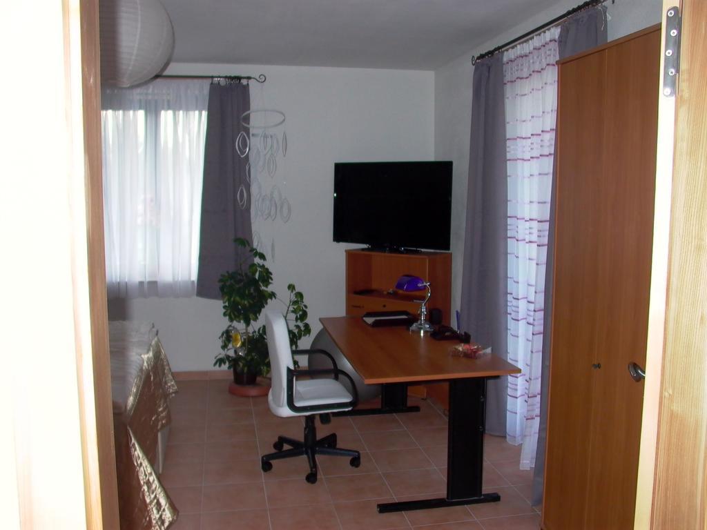 Gaestezimmer Ferienwohnung Villa Alexa, Mit Wallbox Woltersdorf  الغرفة الصورة