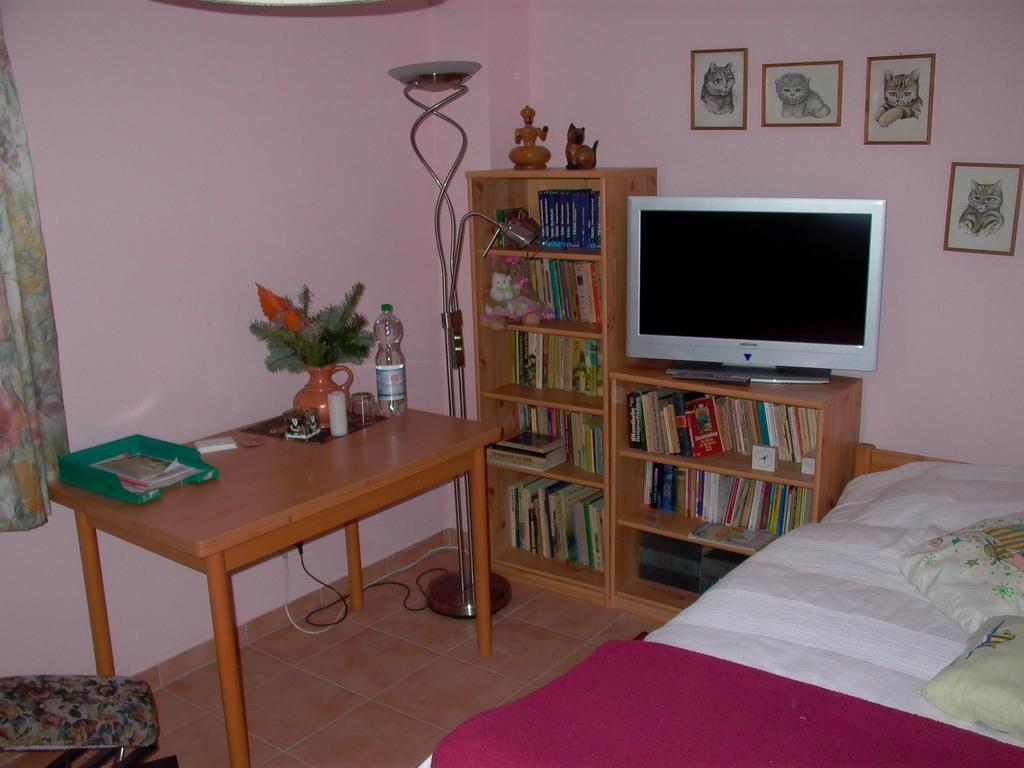 Gaestezimmer Ferienwohnung Villa Alexa, Mit Wallbox Woltersdorf  الغرفة الصورة